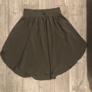 Lululemon The Everyday Skirt in Olive green size 8